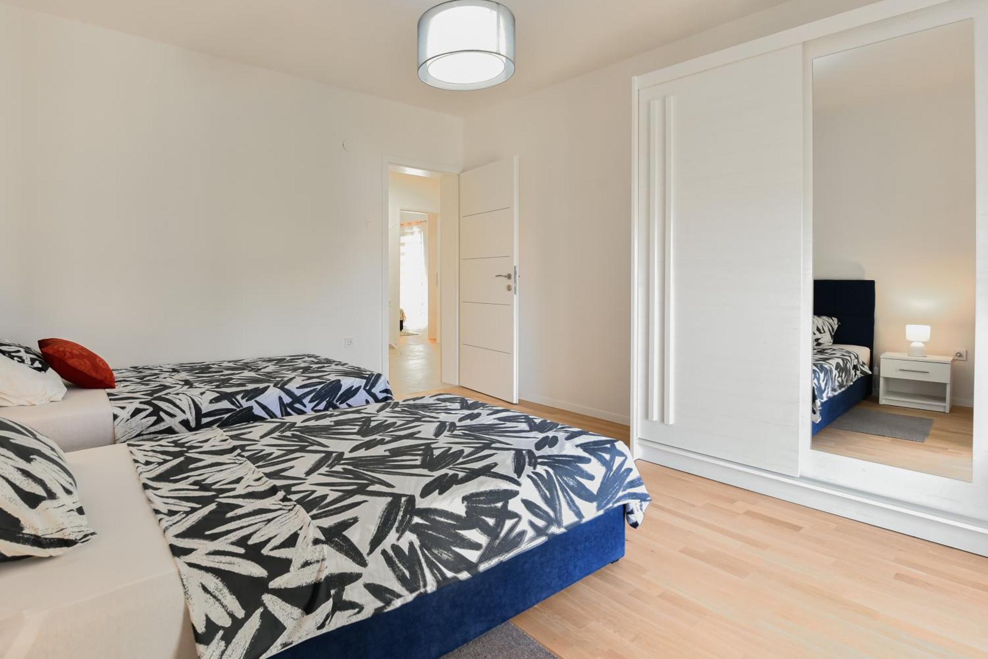 New Luxury 3 Bedroom 4 Air Conditioners Zadar Bagian luar foto