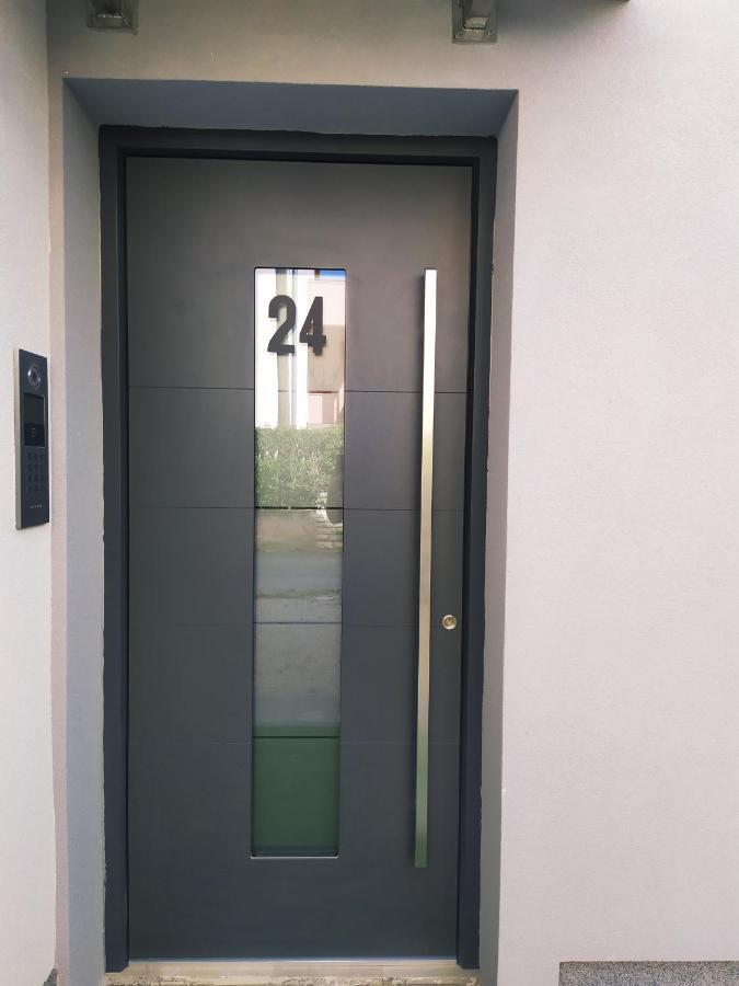 New Luxury 3 Bedroom 4 Air Conditioners Zadar Bagian luar foto